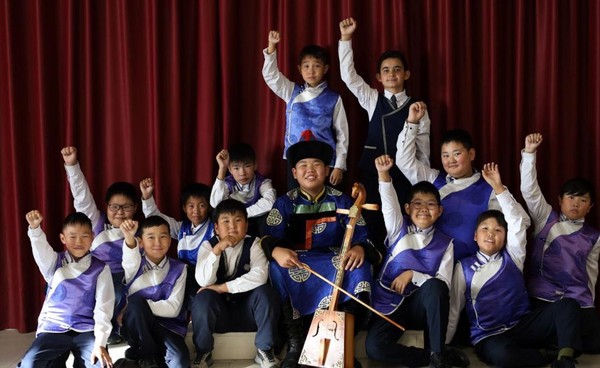 Спектакль «Сережин гость» («Сережин аяшалга»)