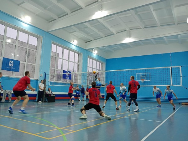 Волейбольная семья сохраняя традиции