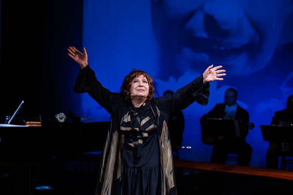 Елена Камбурова