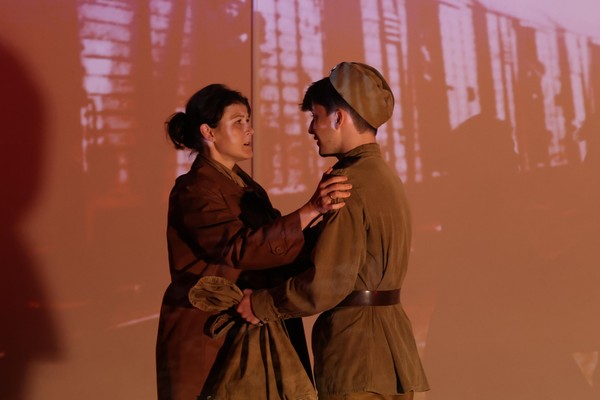 Театрализованная постановка «Нет, память сердца не остынет»