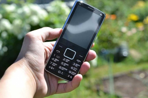 День кнопочного телефона