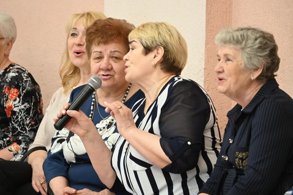 Поэтический вечер «Теплая осень жизни»