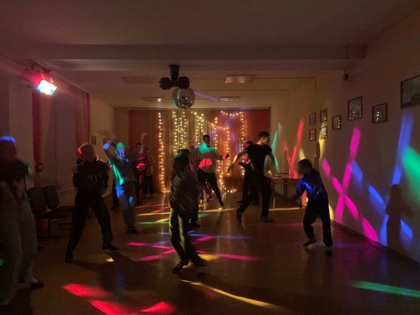 Молодежная дискотека