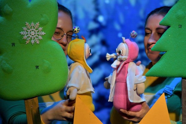 Спектакль «Серафим и Серафима солнечные зайчики»