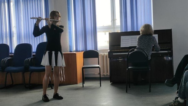 «Есть матери любовь, она хранит и греет»