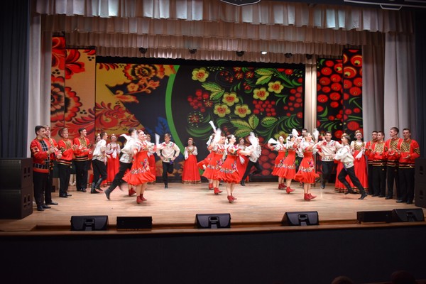 Выставка народного костюма в рамках | фестиваля-конкурса народного танца «Сударыня-Барыня»