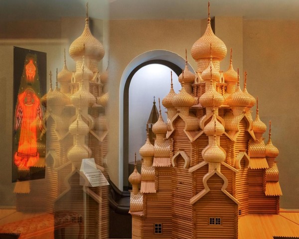 Выставка «Под крылом ангела»