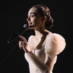 Анна Егоян. Осторожно! Хрупко