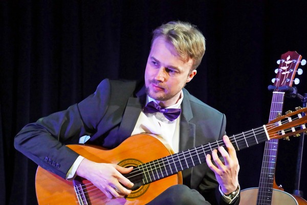 Струны души — гитара. Таривердиев, Петров, Пьяццолла, Стинг