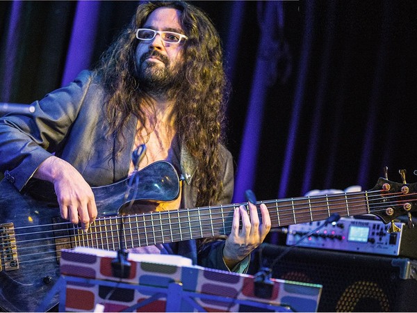 Кристиан Галвес и его трио