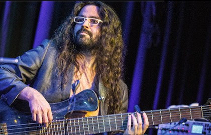 Кристиан Галвес и его трио (Чили). Движение