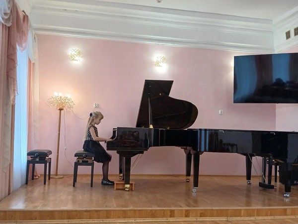 Школьный конкурс юных пианистов «Аллегро»