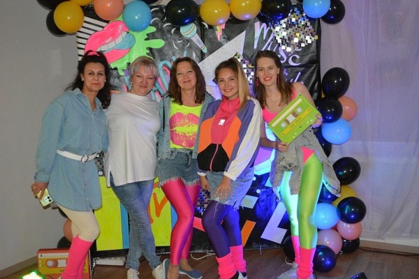 Дискотека в стиле 2000-х