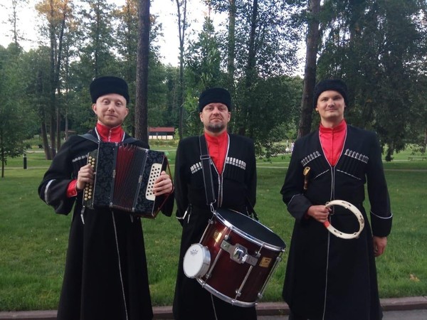 «За тихой рекою…» концерт, посвященный памяти талантливого гармониста и певца русской души Владимира Топорова