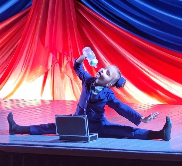 Праздничная программа «Единственной маме на свете»