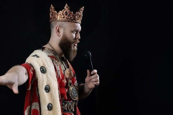 Король казанского стендапа