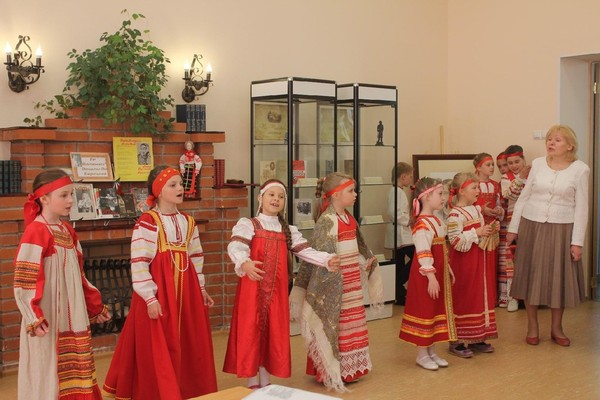 «Песни поются для радости»