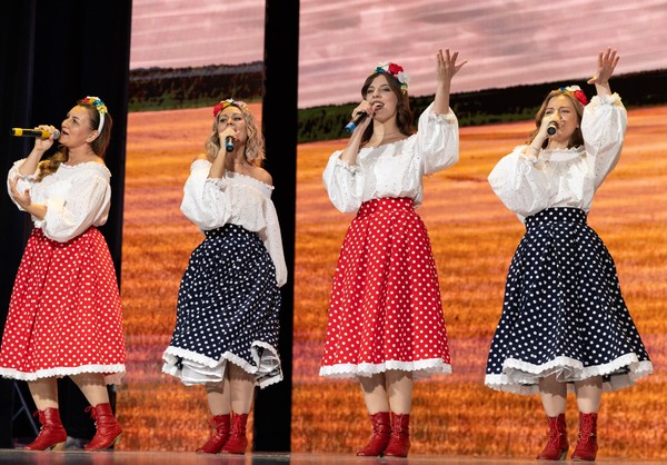 Концерт вокального ансамбля эстрадной песни «Радуга»