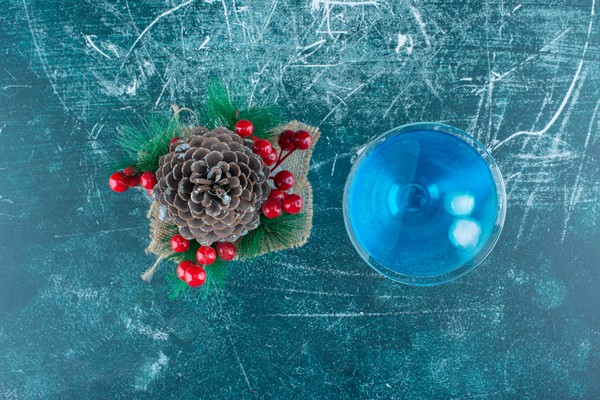 Создаём ёлочные игрушки из эпоксидной смолы