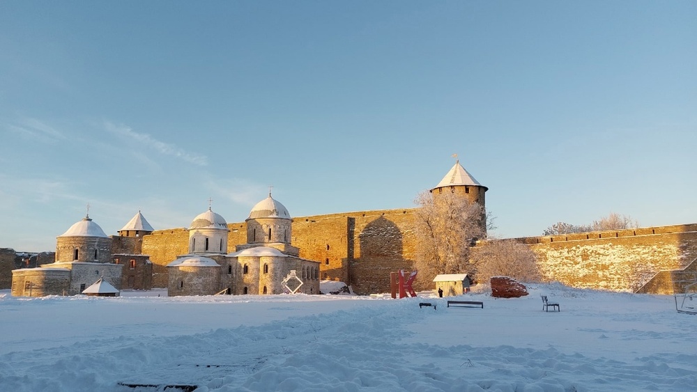 Ивангородская крепость, Парусинка, нарвская рыба и Шепелёвский маяк