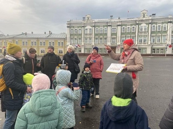 Семейная экскурсия «От Сенной до Красного моста»