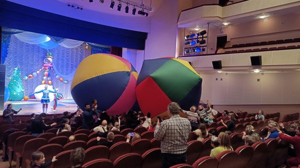 Театрально-цирковое представление «Гав-Мяу»