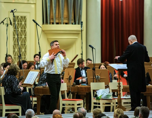 И в звуках романса открою всю душу мою