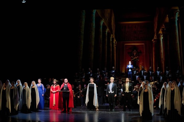 Лучшие театры мира: показ прямой трансляции Большого театра «Мертвые души»