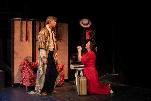 Спектакль «Любовь и голуби»