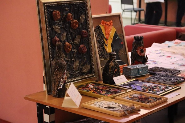 Выставка «Любимой мамочке»