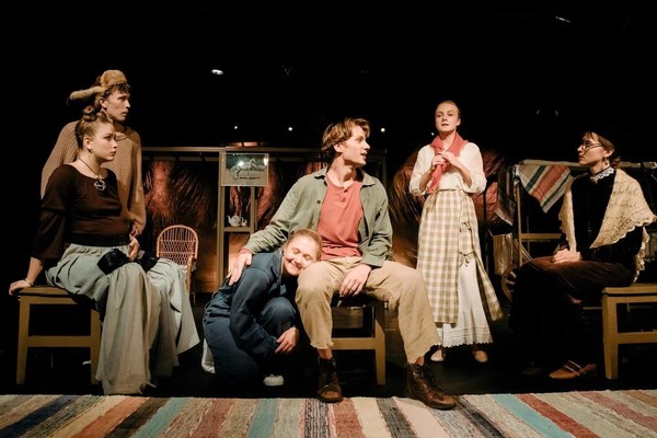 Спектакль «Очень простая история»