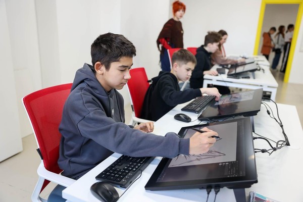 Познавательно-развлекательная программа «Креативный интенсив»