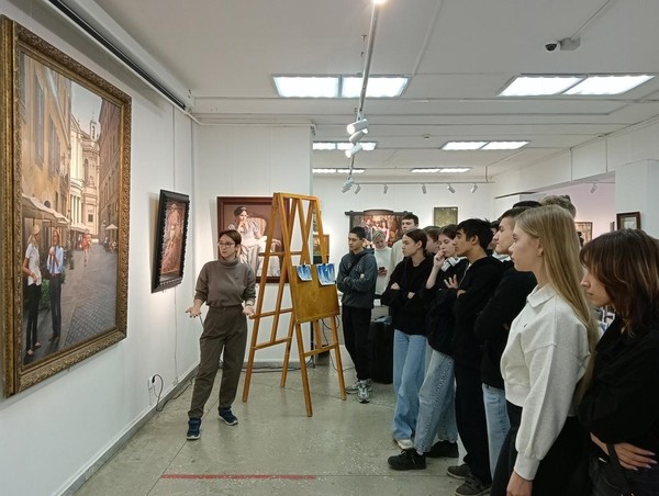 Программа «Диалоги об искусстве. История новогодней открытки»