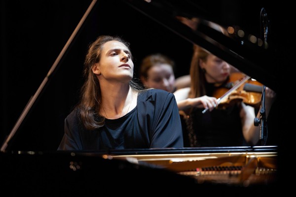 Вновь Лена Лаврова собирает друзей