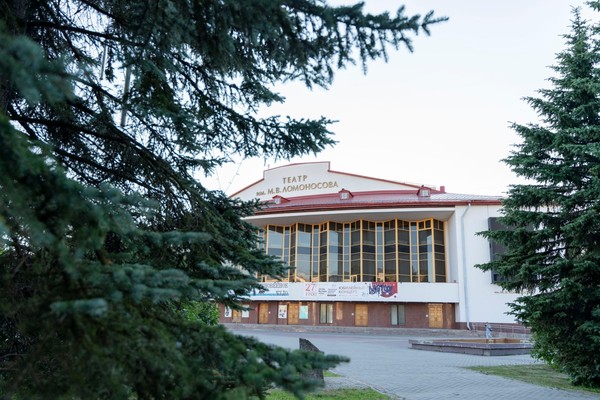 Спектакль «Парашютист»