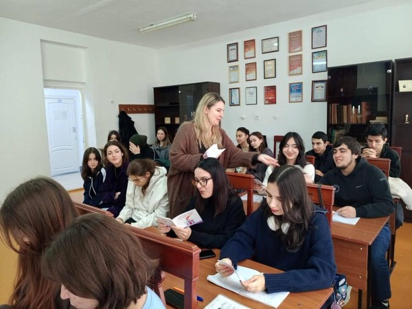 Открытый классный час «День матери в России»