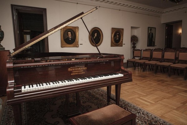 Программа «Музыкальные среды в доме Самойлова»