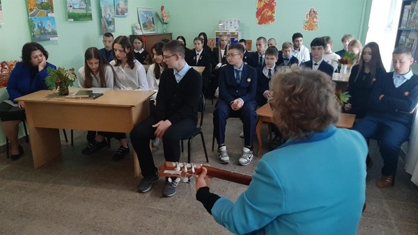 Литературный портрет «Фронт ждал его стихов»