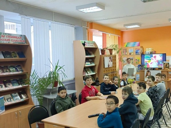 Литературный час «С любовью о маме»