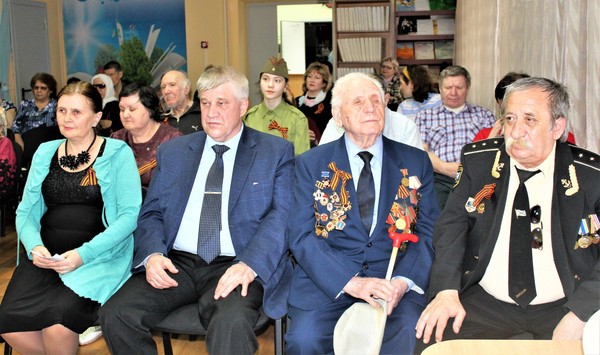 Литературно-патриотический час «Слово поэта – оружие солдата»