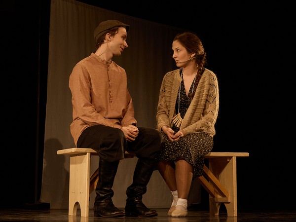 Спектакль «Звенья одной цепи»