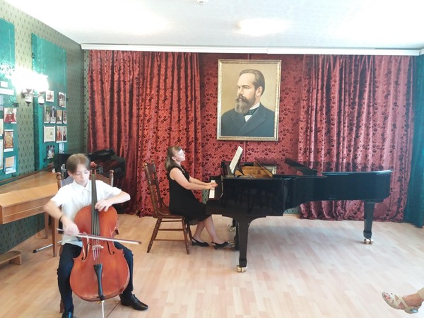 Концерт «Самым милым на свете»