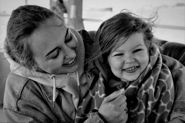 Фотовыставка Елены Кустовой ко Дню матери