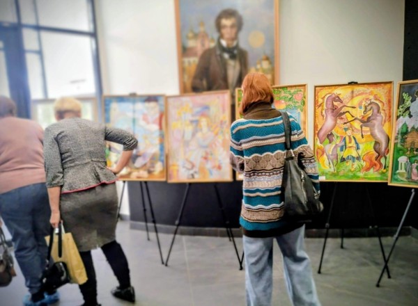 Выставка детских работ (батик) «По волнам славянской души»