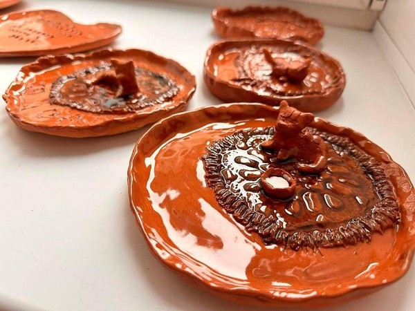 Обзорная экскурсия и занятие по лепке из глины «Мастерим вместе»