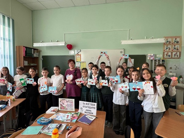 Литературно музыкальная композиция «Самая нежная и ласковая»