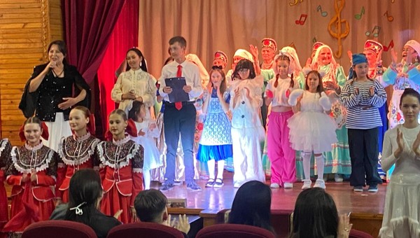 Развлекательный вечер «С любовью к маме!»