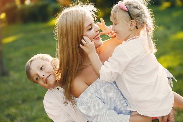 Поэтические чтения «Я руки матери целую»