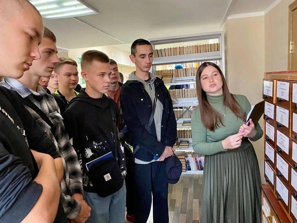 Литературная программа «Евгений Онегин» сквозь увеличительное стекло»