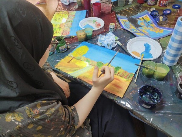 Занятие клуба «Юный художник»